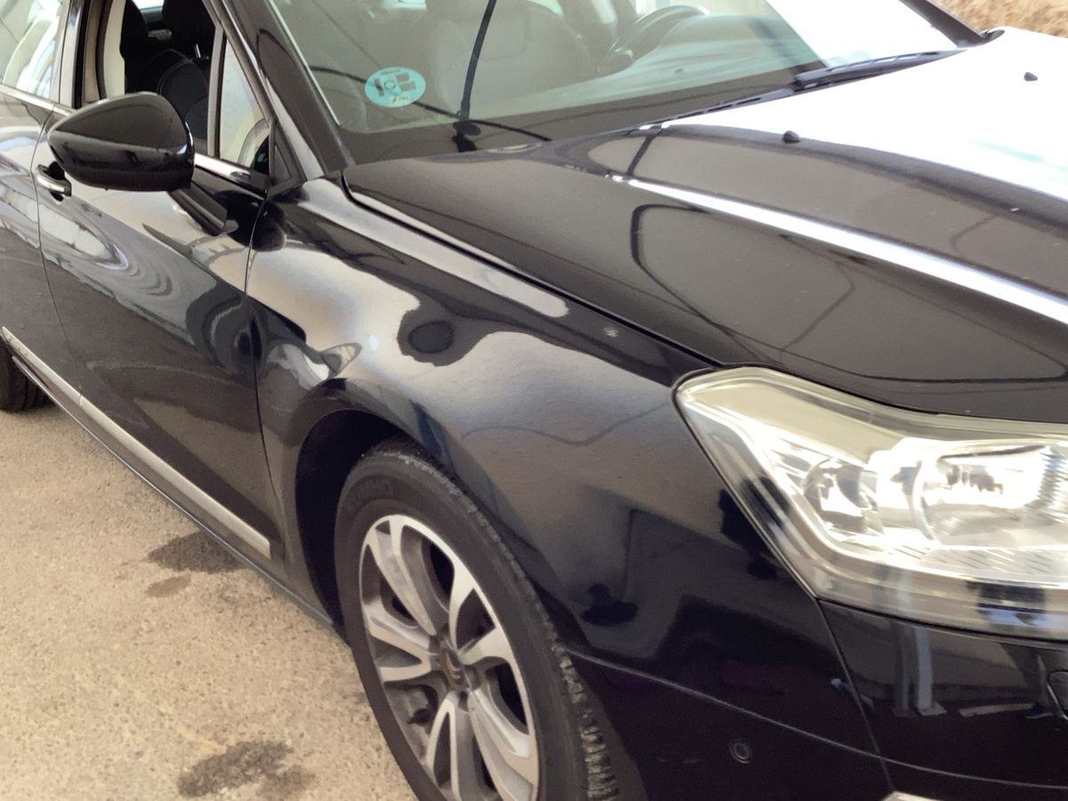 Lateral delantero derecho