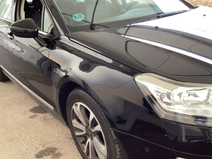 Lateral delantero derecho