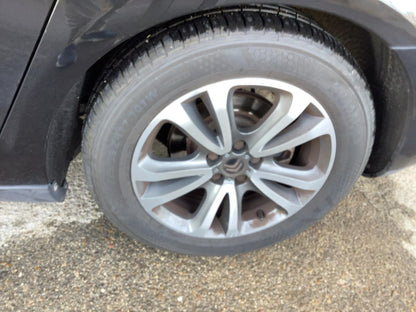 Neumático trasero izquierdo