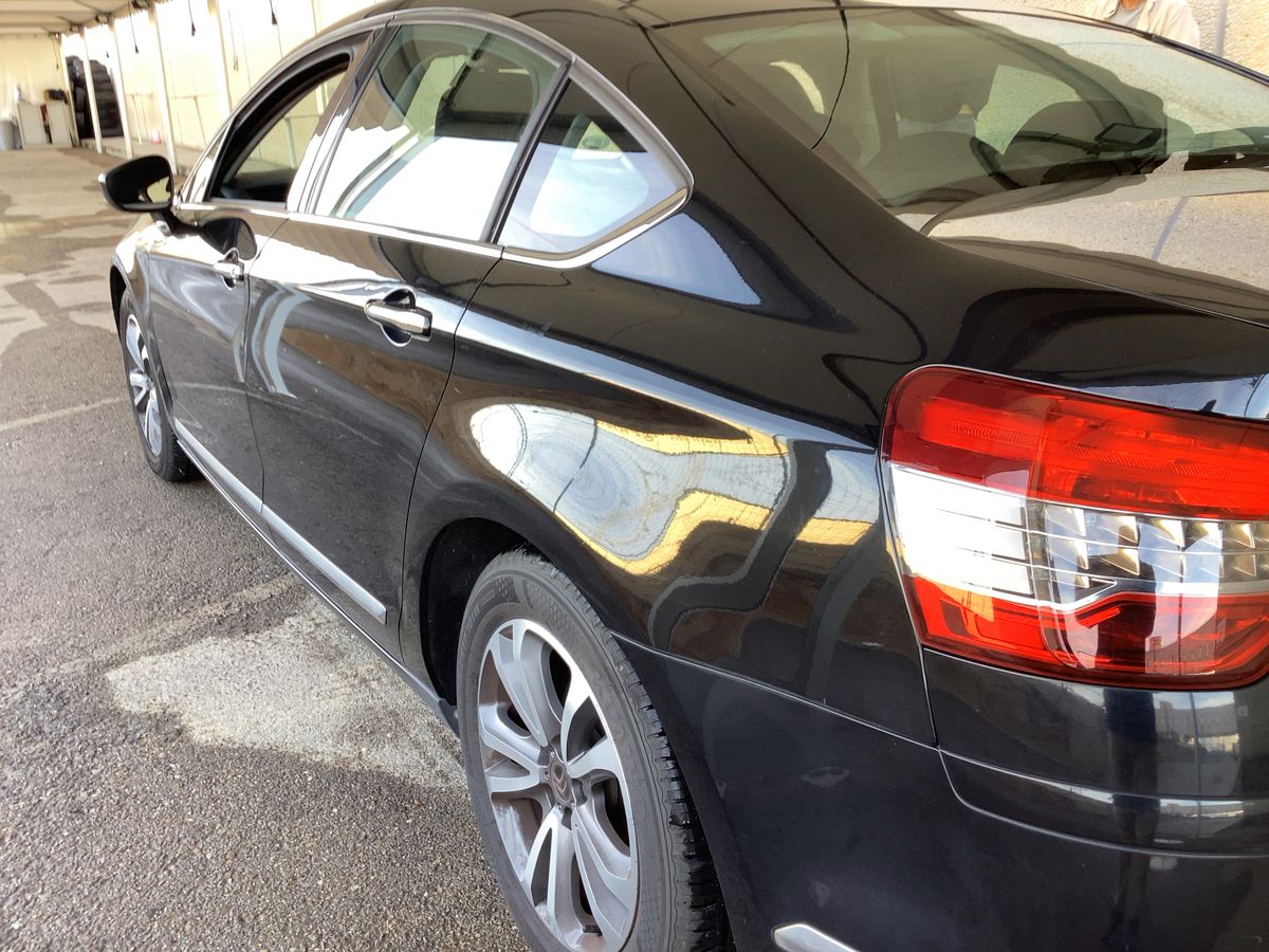 Parte trasera izquierda