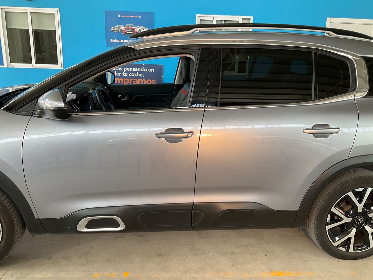 Exterior izquierda