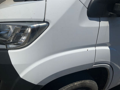 Lateral delantero izquierdo
