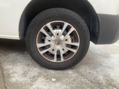 Neumático trasero izquierdo