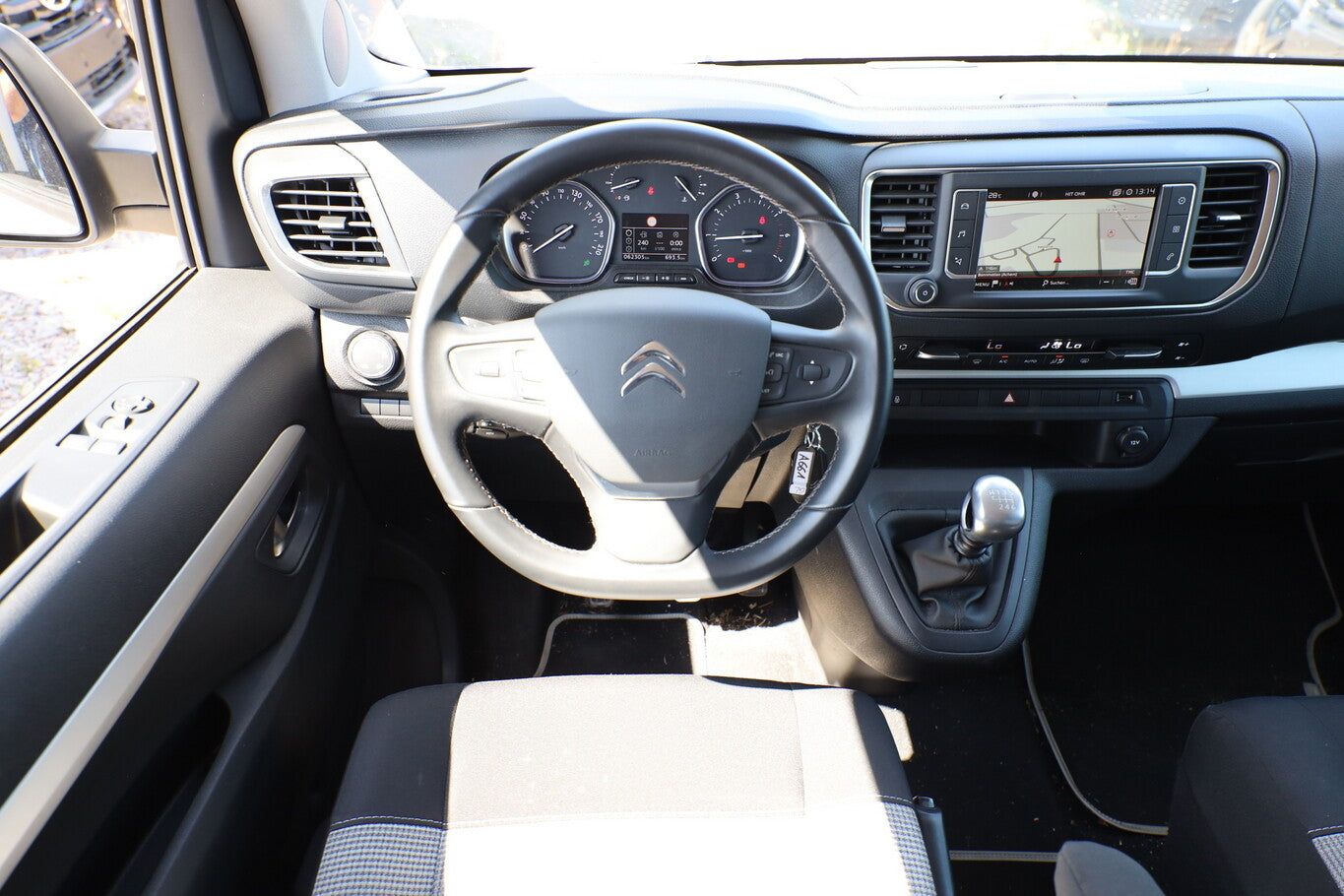 Citroën Spacetourer 1.5 BHDi 120 M Rip Curl 8S Nav ACC 92353185 7