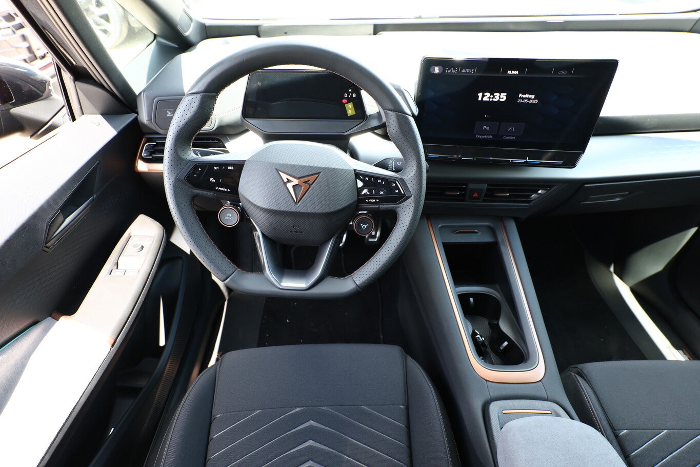 Cupra Born 77kWh 231 PilotM+ Nav ACC Kessy AR-HUD 19Z 120005397 6