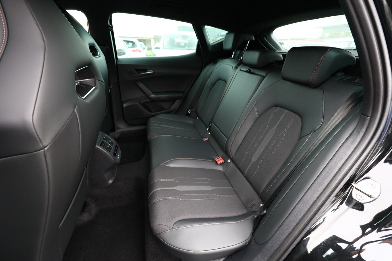 Cupra Formentor 2.0 TSI 190 DSG 4D Memory Kam SHZ LED  96241500 9