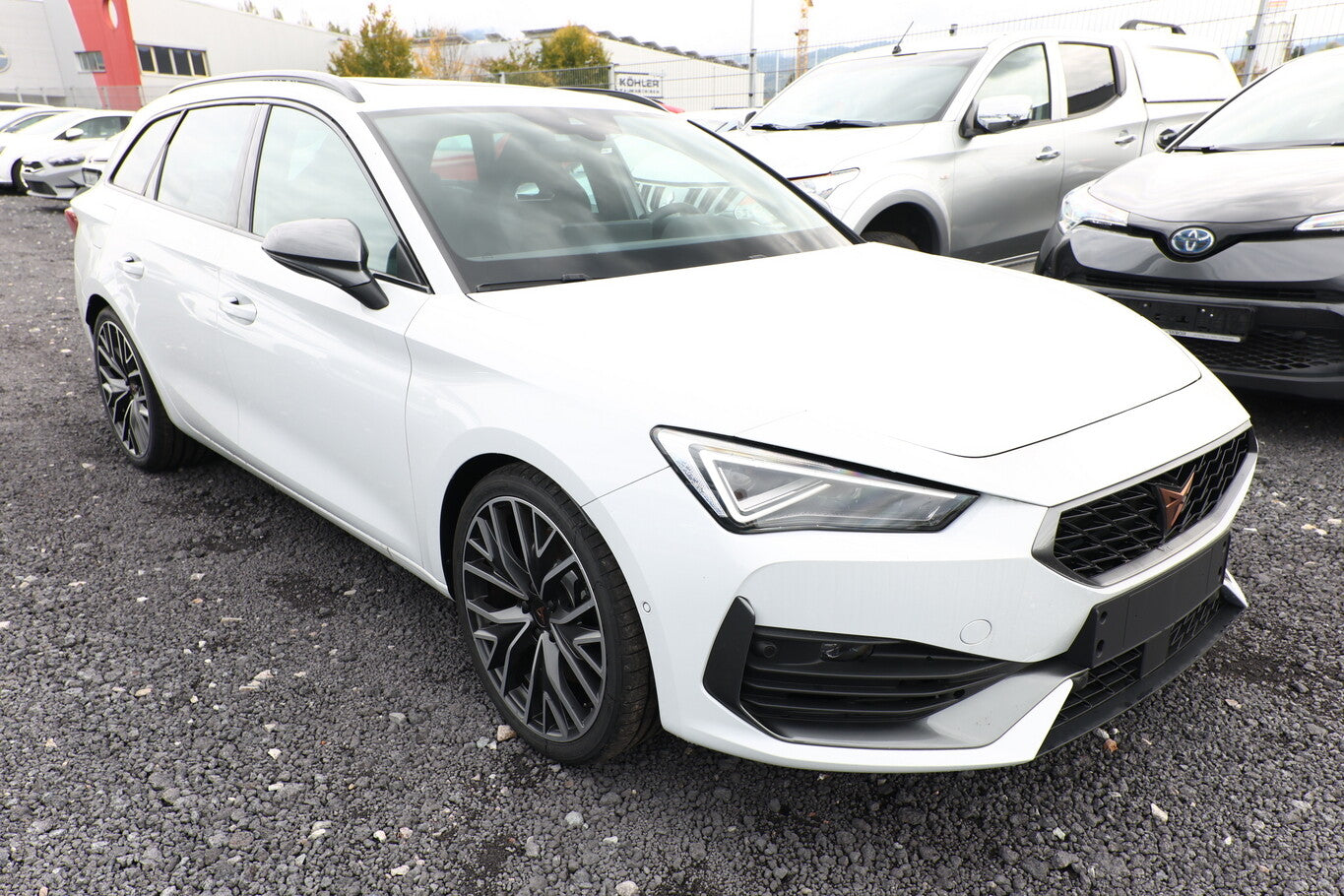 Cupra Leon ST 2.0 TSI 310 VZ 4Drive Pano eHk SHZ LED 95723010 1