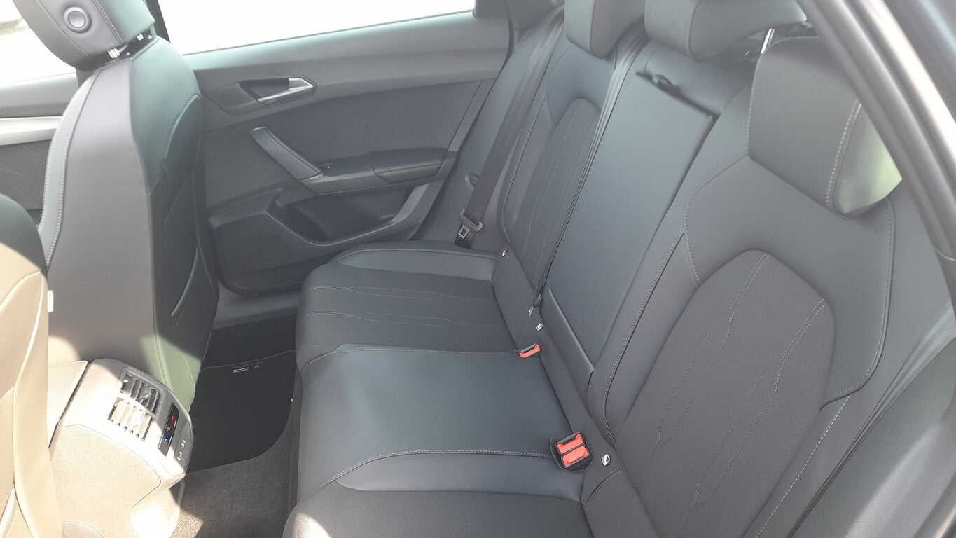 Cupra Leon ST 2.0 TDI 150 DSG Pano Edge eHk LED Kam  111182423 9
