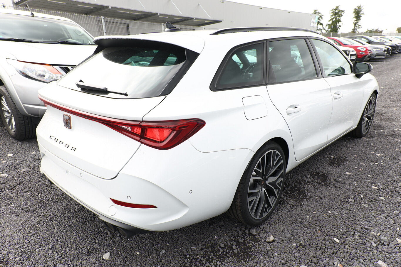 Cupra Leon ST 2.0 TSI 310 VZ 4Drive Pano eHk SHZ LED 95723010 2