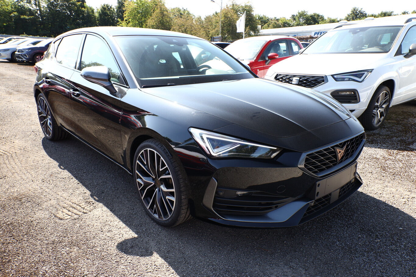 Cupra Leon VZ 2.0 TSI 300 DSG Pano Matrix BEATS Memory 106328172 1
