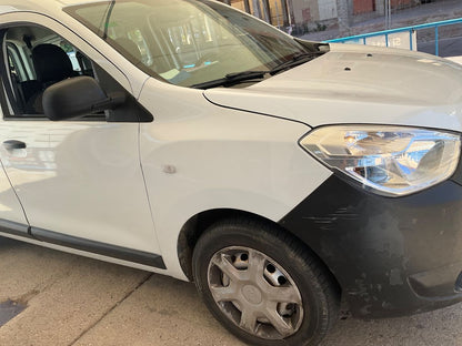Lateral delantero derecho