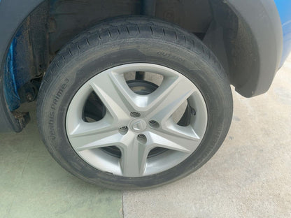 Neumático trasero izquierdo