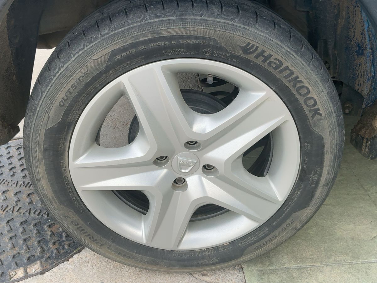 Neumático trasero derecho