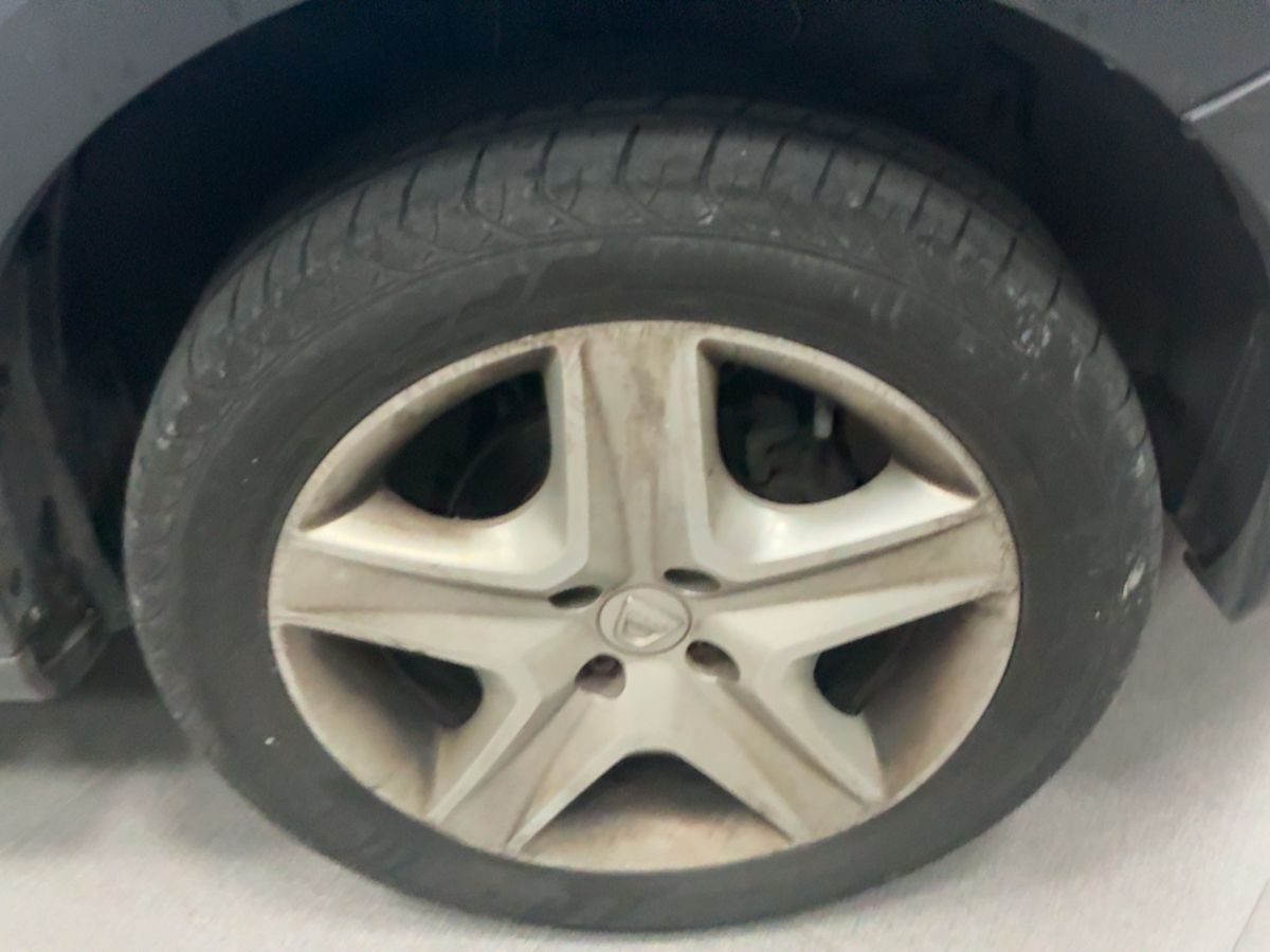 Neumático delantero derecho