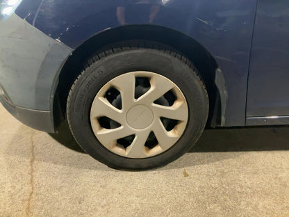 Neumático delantero izquierdo