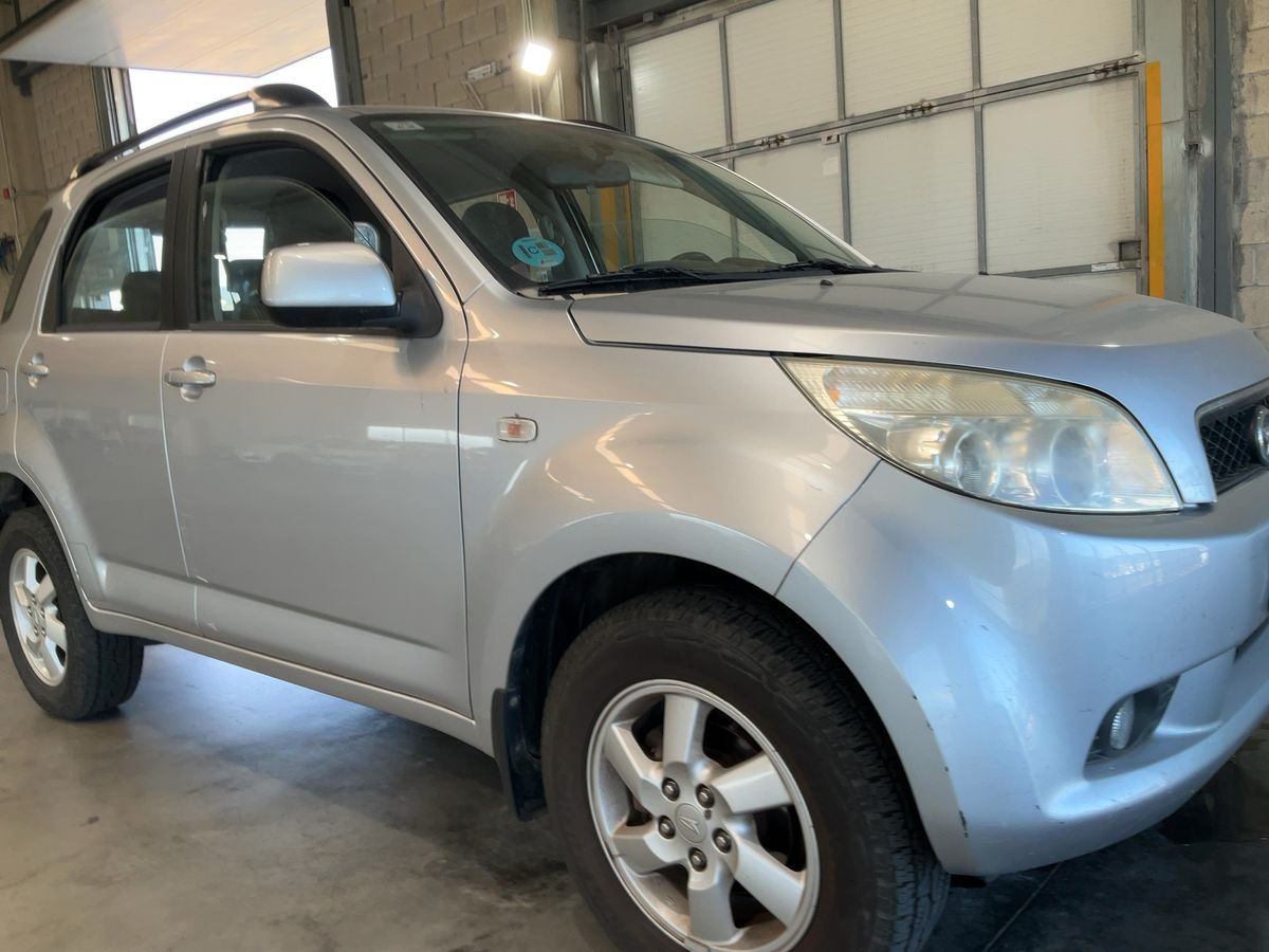 Lateral delantero derecho