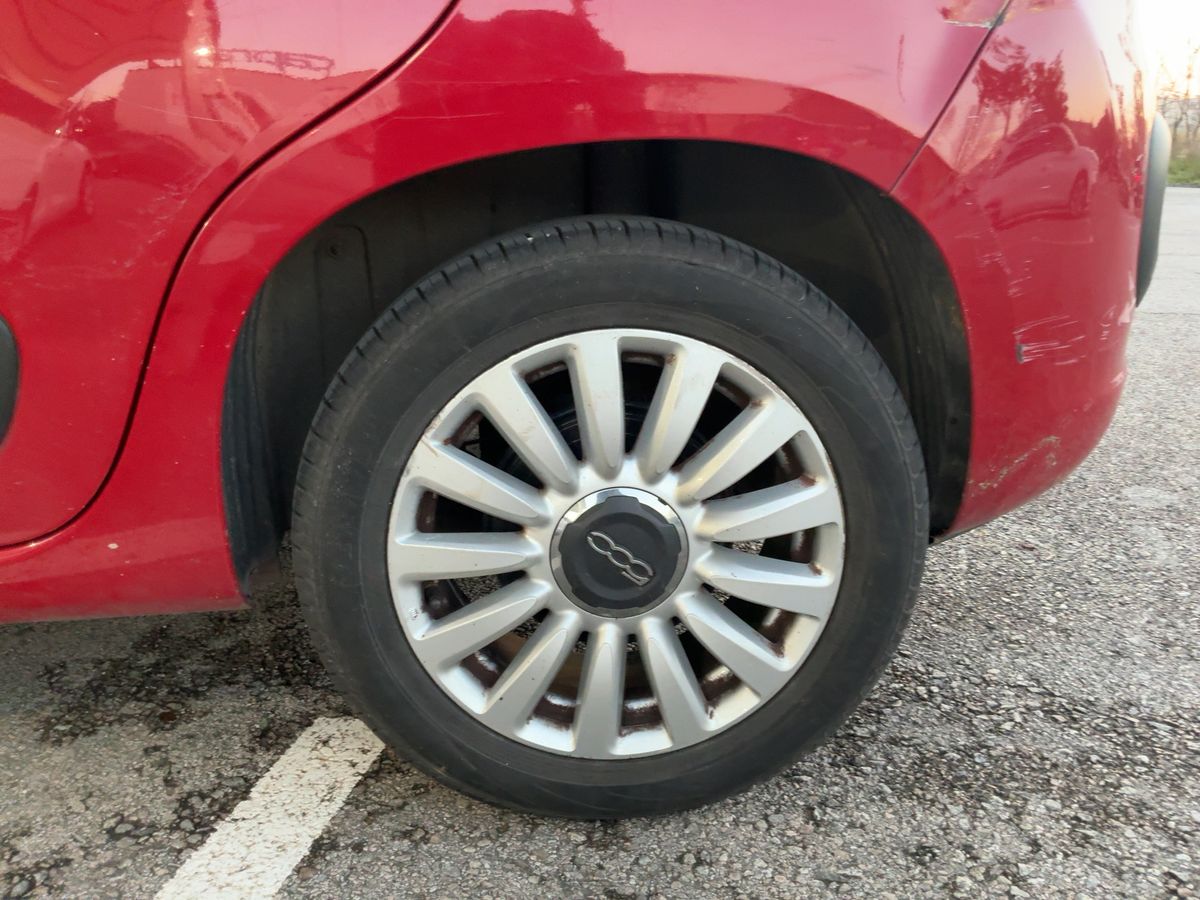 Neumático trasero izquierdo