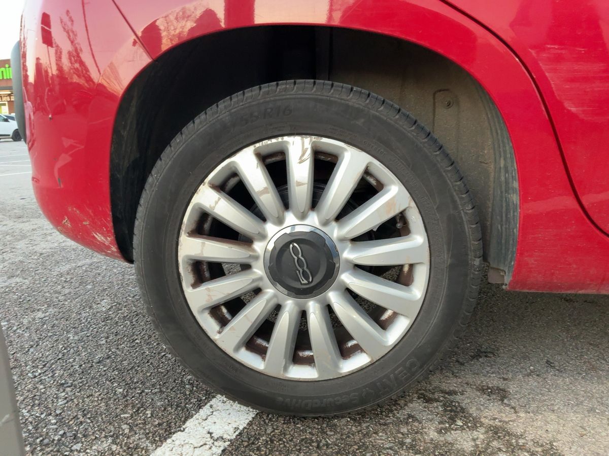 Neumático trasero derecho