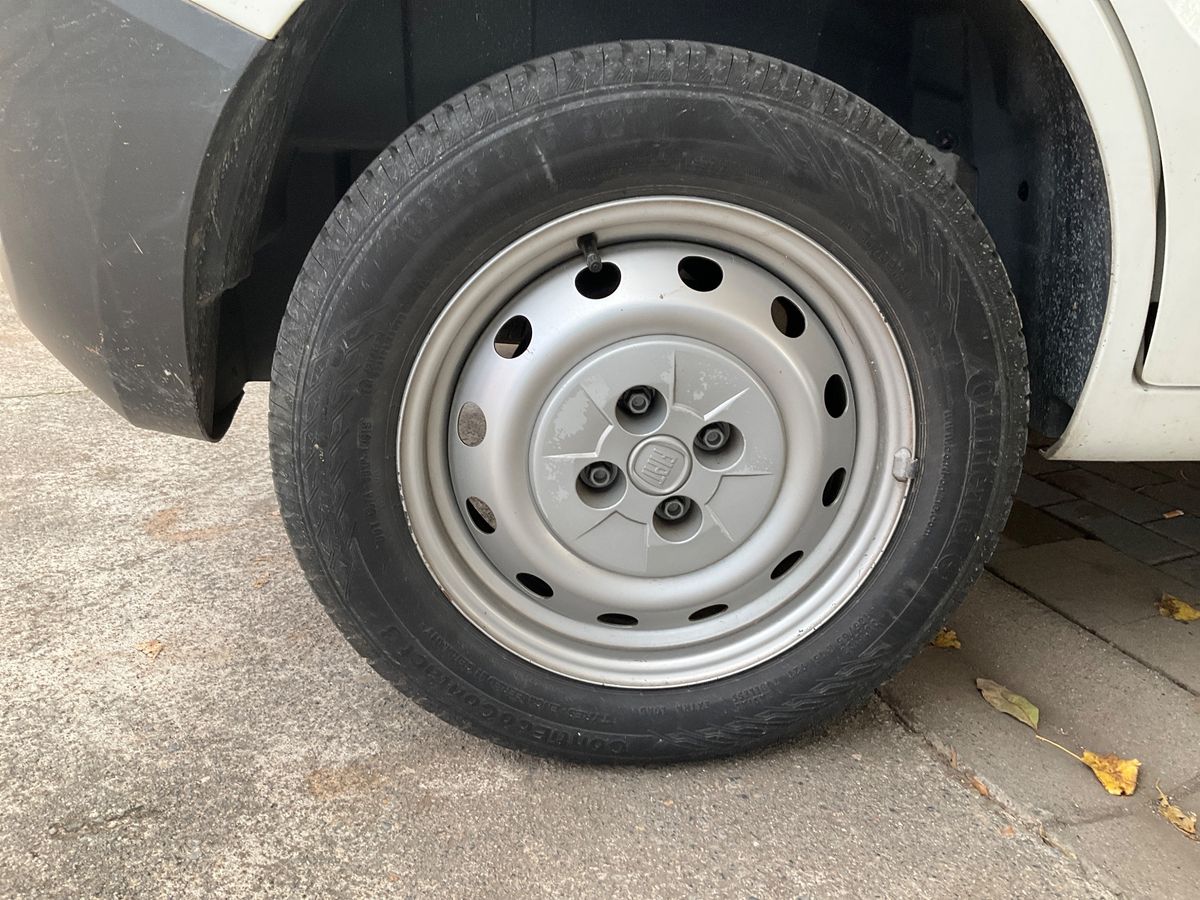 Neumático trasero derecho