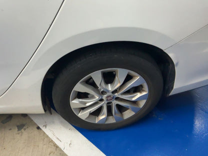 Neumático trasero izquierdo