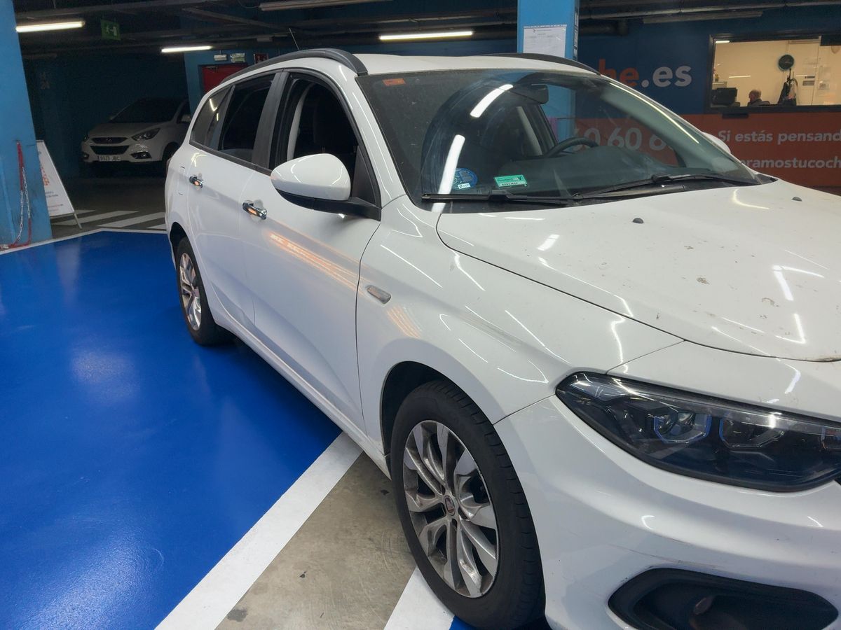 Lateral delantero derecho