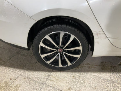 Neumático trasero derecho