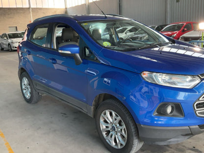 Lateral delantero derecho