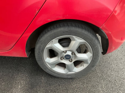 Neumático trasero izquierdo