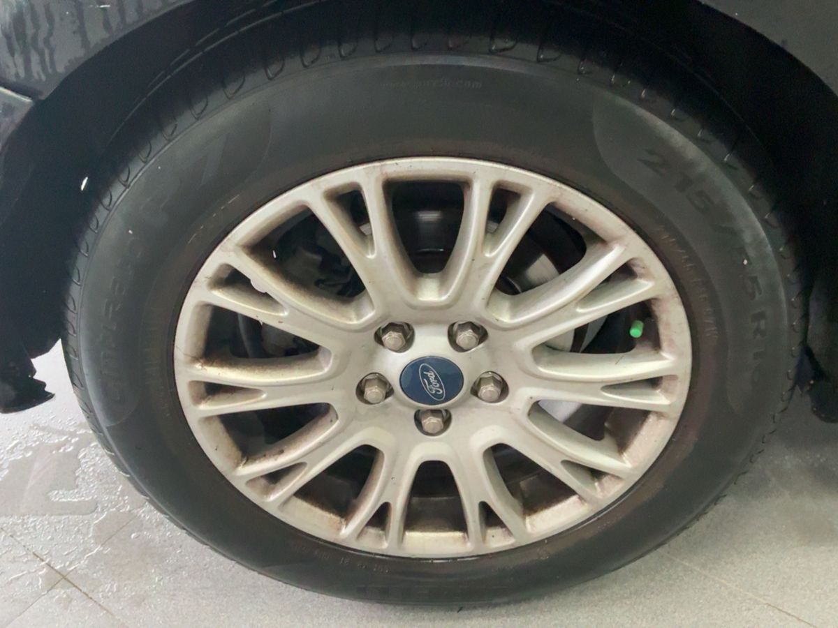 Neumático trasero derecho