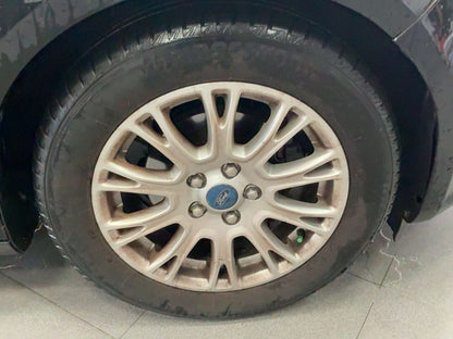 Neumático delantero derecho