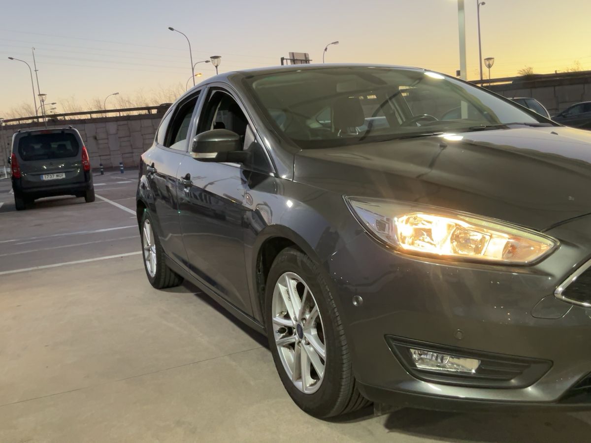 Lateral delantero derecho