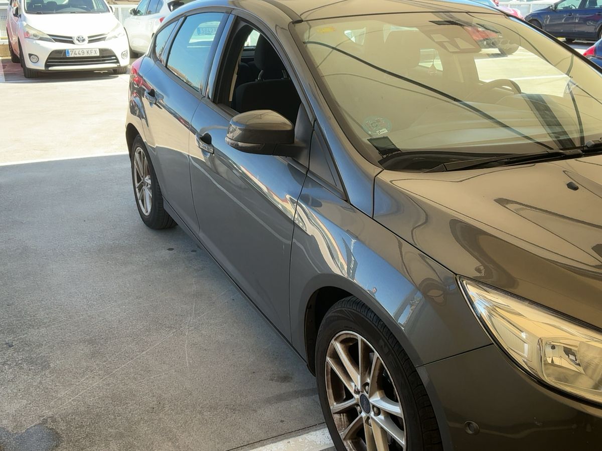 Lateral delantero derecho