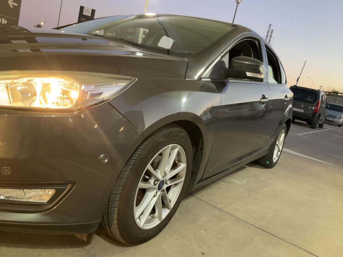 Lateral delantero izquierdo