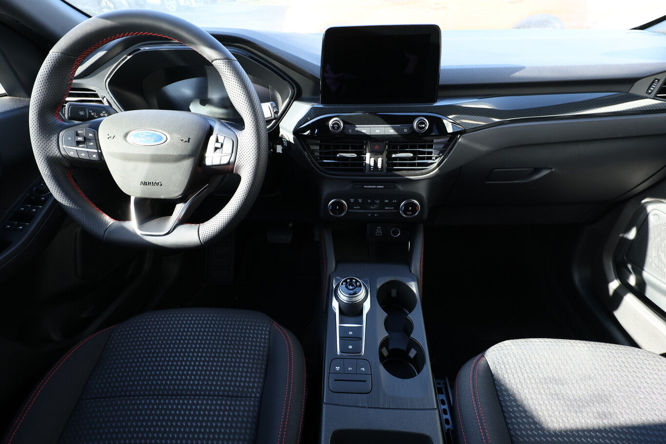 Ford Kuga 2.0 EcoBlue 120 AT8 ST-Line PrivG Kam PDC 103642788 6