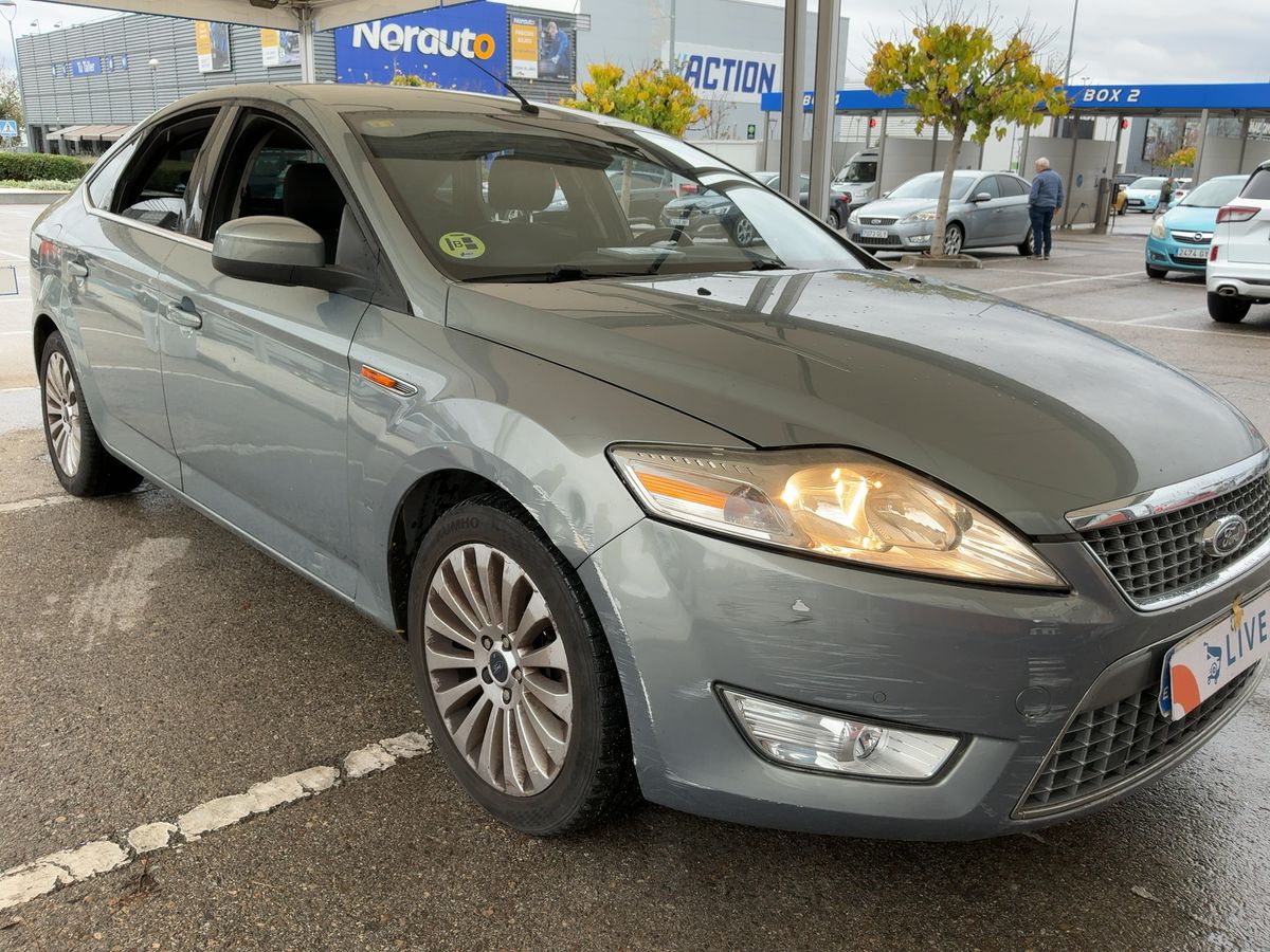 Lateral delantero derecho