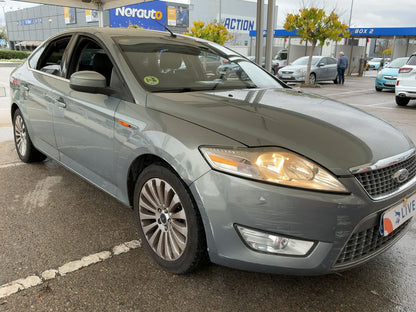 Lateral delantero derecho