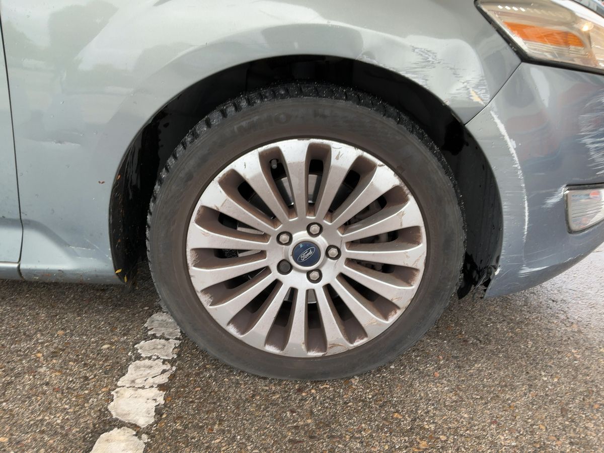 Neumático delantero derecho