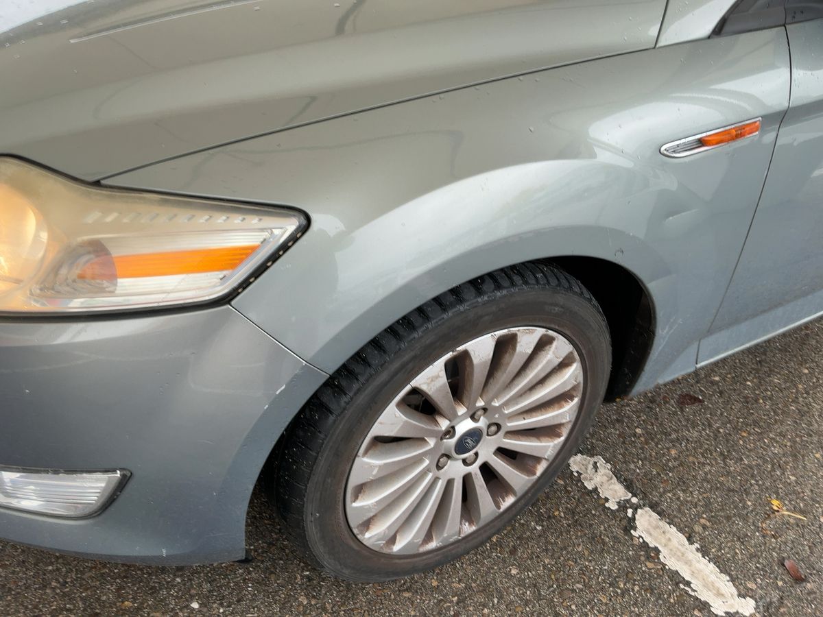 Lateral delantero izquierdo