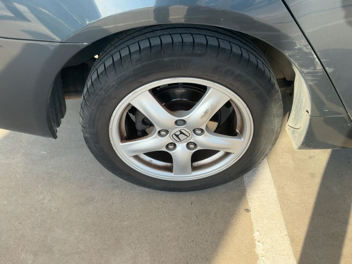 Neumático trasero derecho