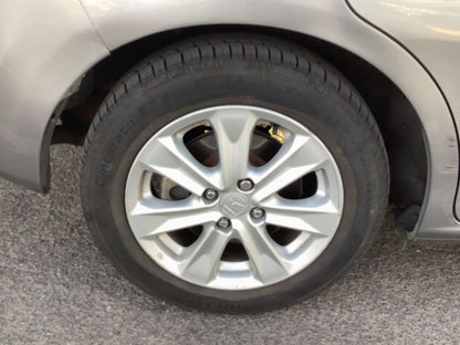 Neumático trasero derecho