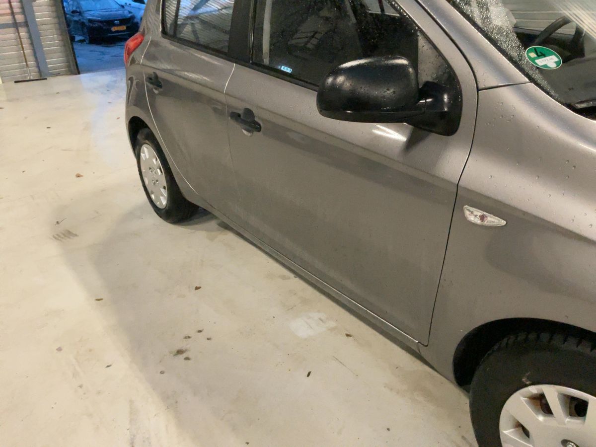 Lateral delantero derecho