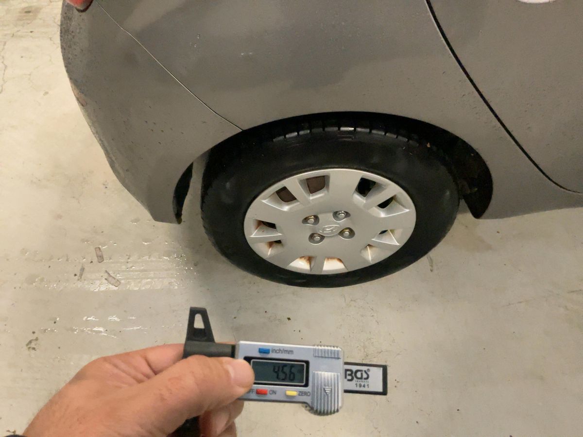 Neumático trasero derecho