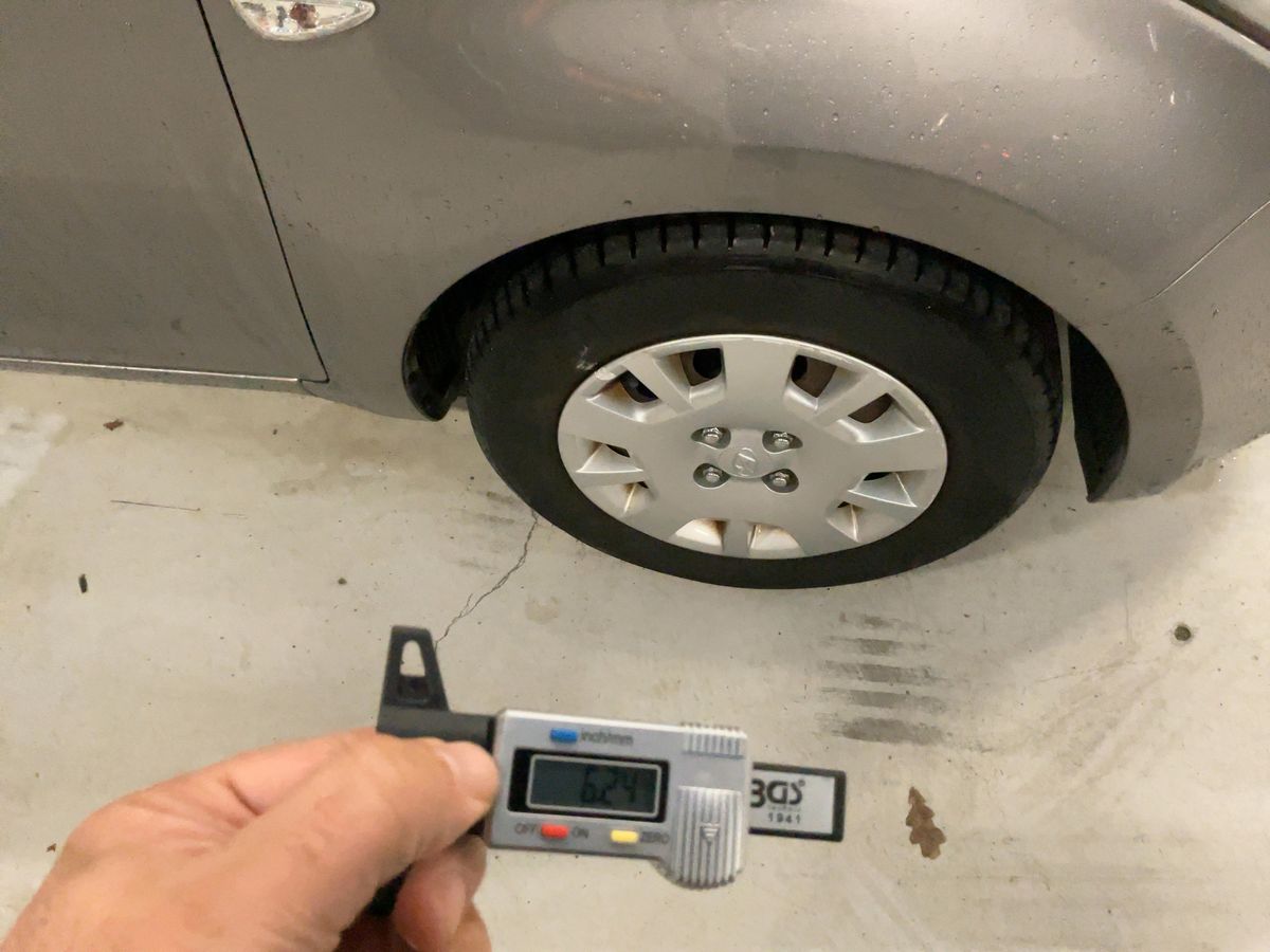 Neumático delantero derecho