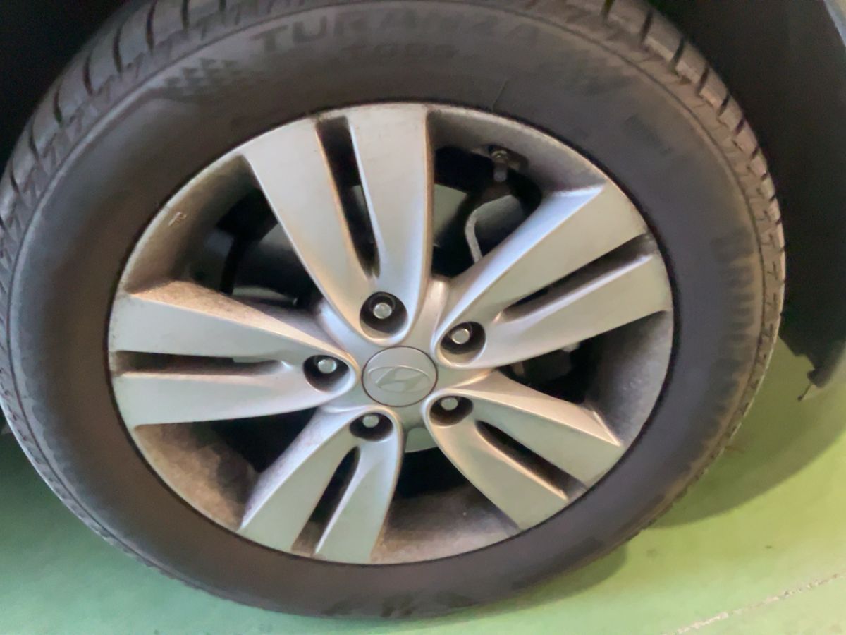 Neumático delantero derecho