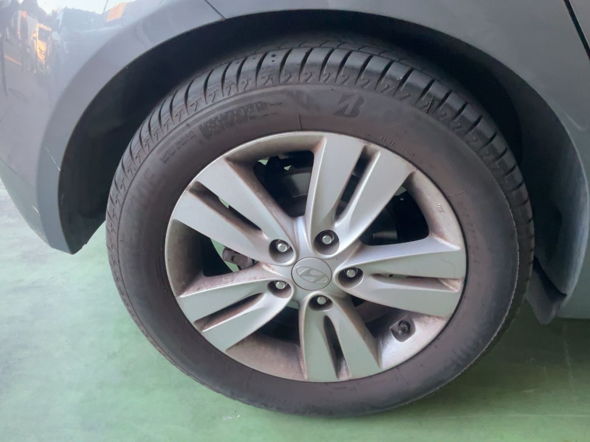 Neumático trasero derecho