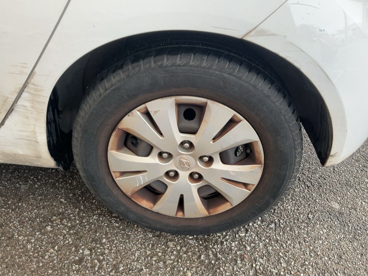 Neumático trasero izquierdo