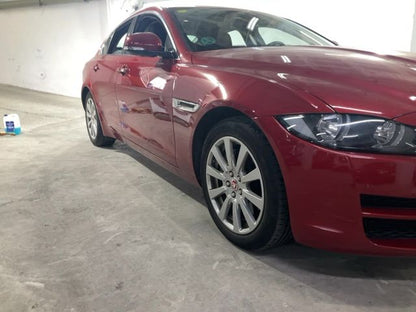 Lateral delantero derecho