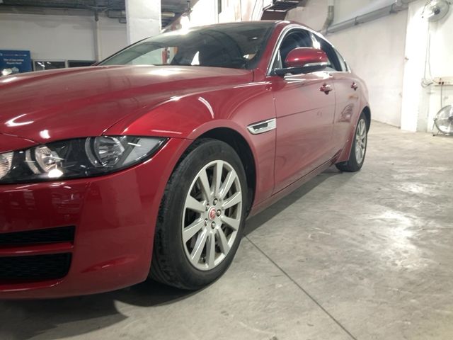 Lateral delantero izquierdo