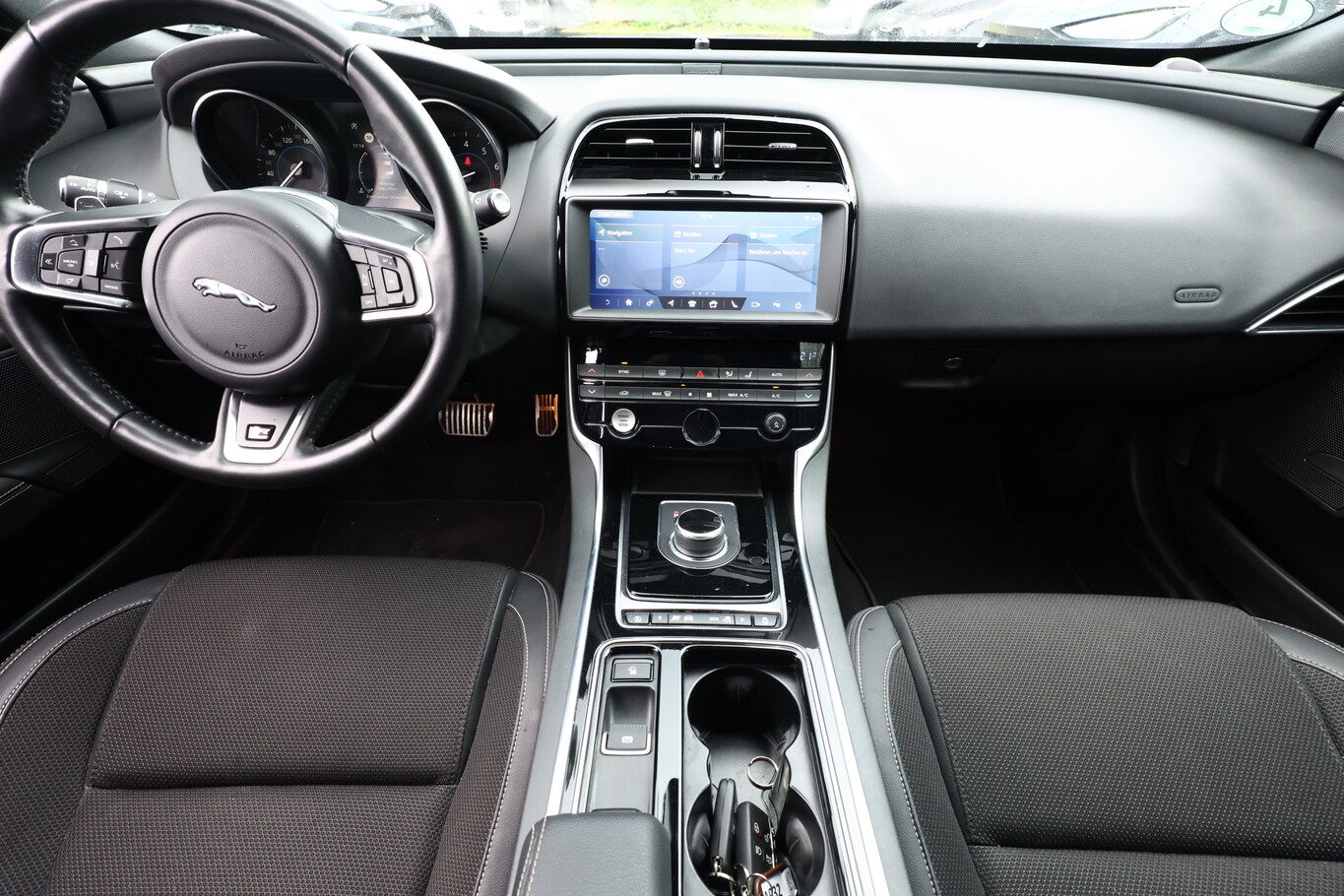 Jaguar XE 200 Aut. R-Sport Nav Kam SHZ ACC PDC Klimaaut 97878710 7