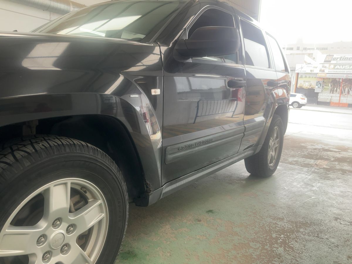 Lateral delantero izquierdo